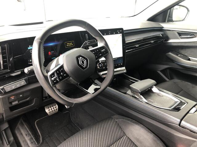 Renault Austral E-Tech Hybrid 200 Iconic Esprit Alpine Mat grijs Metallic
