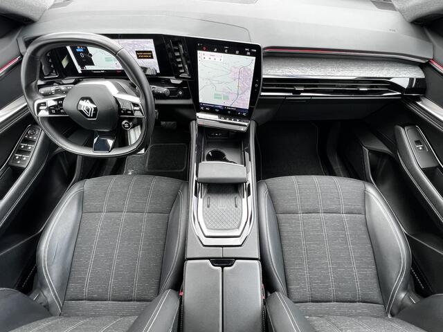 Renault Austral E-Tech full hybrid 200 techno Automaat / Trekgewicht 1.500 kg / Fabrieksgarantie tot 14-03-2027 / Panoramadak / Camera 360° / Navi / Apple Carplay Android /