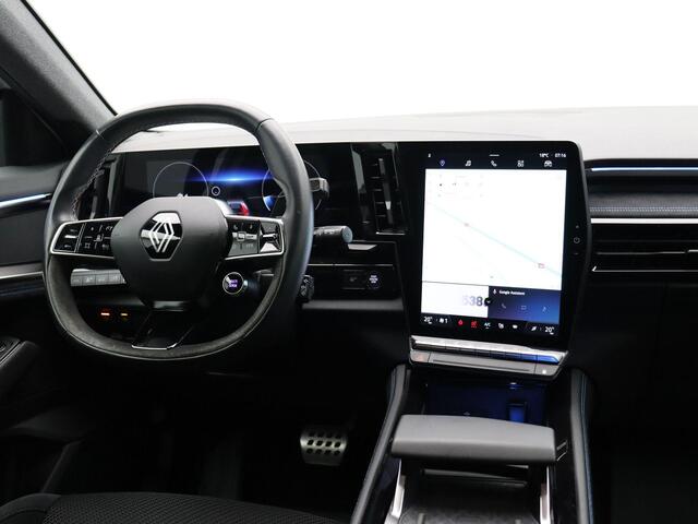 Renault Austral 160pk Iconic Esprit Alpine | 1800kg geremd | Trekhaak | Active driver assist | Elek. kofferklep | Elek. bedienbare stoelen |