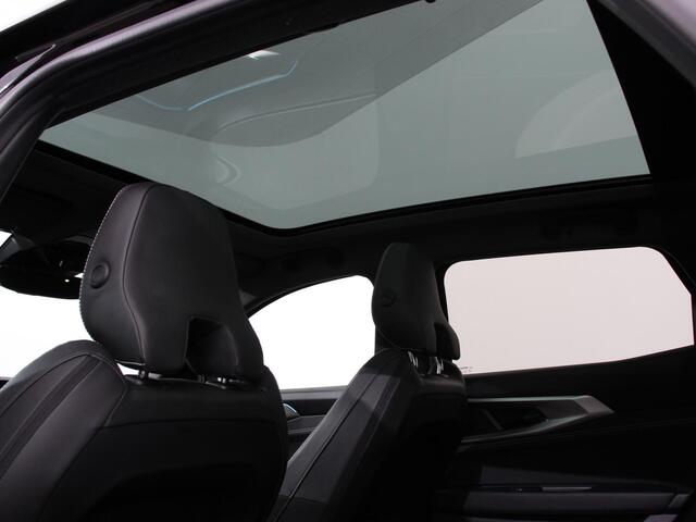 Renault Austral 1.3 mild hybrid 160 X-Tronic Demo! | Climate control | Cruise Control adaptief | Panorama dak | LED | Navigatie Sfeerverlichting Elektrische achterklep Stoel + stuurverwarming | 360* camera | Premium audio Arkamys