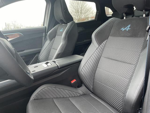 Renault Austral 1.2 E-Tech full hybrid 200 iconic esprit Alpine / 4CONTROL advanced / PACK AROUND VIEW CAMERA / PACK LIGHT & SOUND / PACK VISION