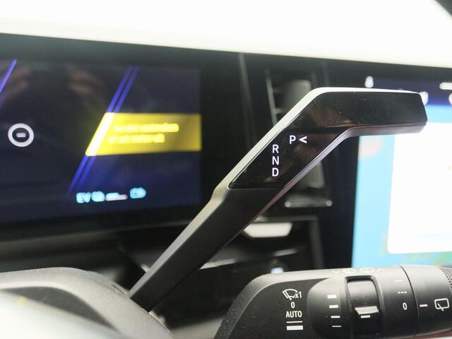 Renault Austral E-Tech full hybrid 200 Iconic esprit Alpine | 12" openR link multimedia Google integrated | Stoelverwarming | Elektrische achterklep | Parkeersensoren | Camera