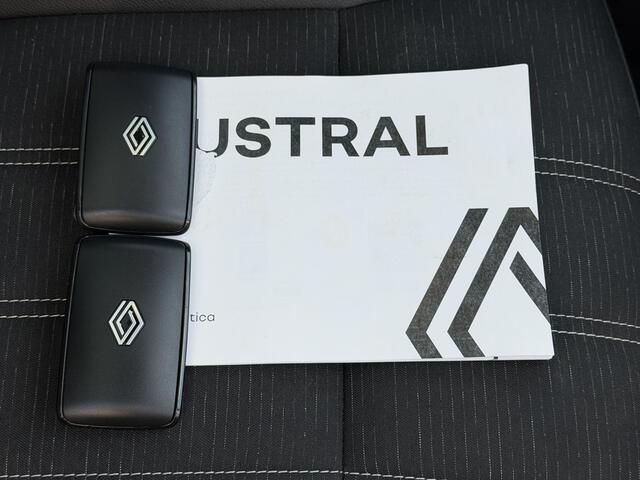 Renault Austral 1.2 E-Tech full hybrid 200 techno / Panoramadak / Fabrieksgarantie tot 03-2028 / Panoramadak / Adaptieve Cruise / Trekgewicht 1500 kg / 360 Camera / Apple Carplay & Android Auto / DAB / Dodehoek Detectie / Parkeer Assistent /