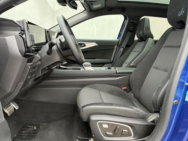 Renault Austral 1.2 E-Tech full hybrid 200 iconic esprit Alpine / Fabrieksgarantie t/m 4-2027 / Trekgewicht 1500KG / All-Season Banden / Stoelverwarming / Navigatie / Apple Carplay/Android Auto / Achteruitrijcamera /