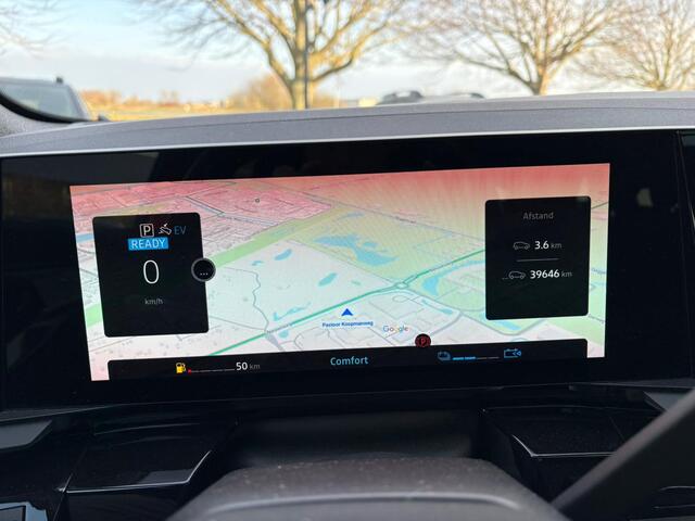 Renault Austral 1.2 E-Tech full hybrid 200 AUT iconic | Navigatie | Panoramisch dak | Trekhaak | Stoel elektrisch |