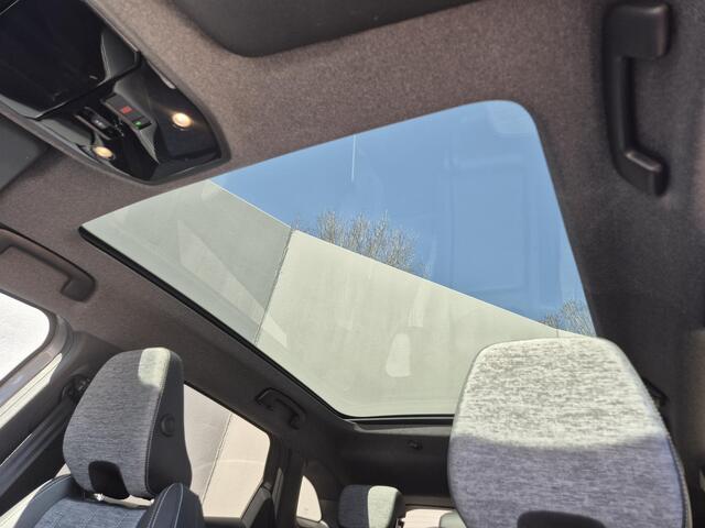 Renault Austral E-Tech Hybrid 200 Techno Automaat / Fabrieksgarantie tot 03-2027 / Pack Look & Pack Safety / All season banden / Trekgewicht 1500 kg / Panoramadak / Elektrische achterklep / Stuur- Stoel & Voorruit verwarming / Rondomzicht camera / Adaptief cruise control