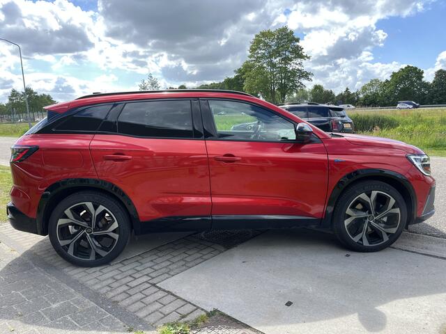 Renault Austral 1.2 E-Tech full hybrid 200PK iconic esprit Alpine / Winterpakket / 360 Camera / Stoelverw. / 2e Pinksterdag open 09.30 - 17.00 uur