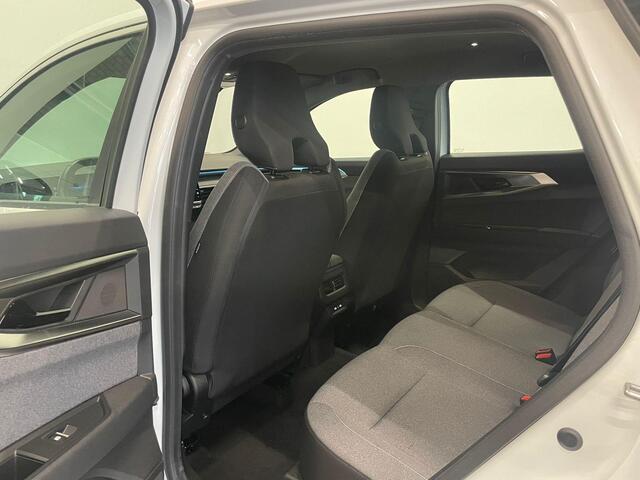 Renault Austral 1.3 MHEV Automaat 160pk Techno Climate Control Navigatie Carplay/Android Auto Parkeer sensoren VA + Camera 19" LM Velgen Cruise Control