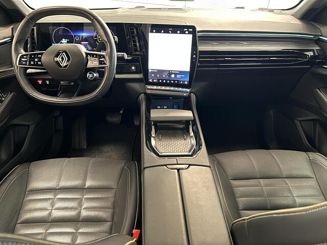 Renault Austral 1.2 E-Tech full hybrid 200 iconic | Harman Kardon | Panoramadak | Matrix LED | Adaptieve cruise | 4 Control |
