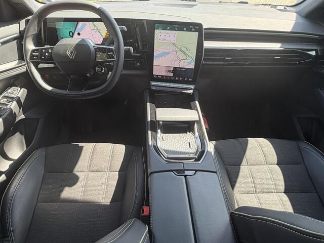 Renault Austral E-Tech Full hybrid 200 Iconic / Adaptive Cruise / 360 camera / Electr Klep / Electr Bestuurders Stoel / Stoelverw / Stuurverw / Voorruitverw / Carplay