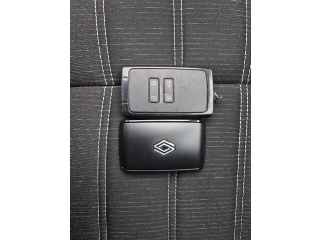 Renault Austral E-Tech full hybrid 200 techno Automaat / Fabrieksgarantie tot 04-2028 / Panoramadak / Trekgewicht 1500 kg / Pack Look / Rondomzicht camera / Apple Carplay Android Auto / Adaptief cruise control / Keyless Entry/Start / Draadloze telefoon lader /