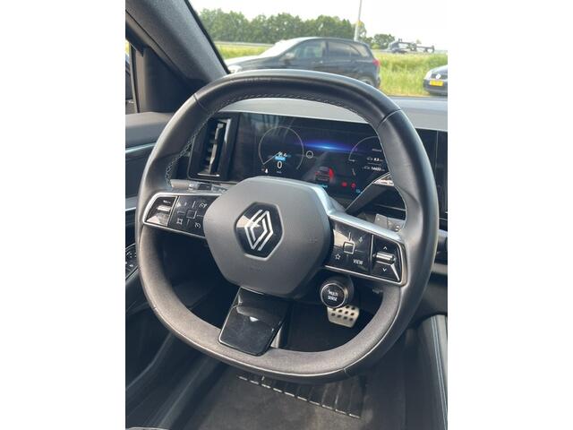Renault Austral 1.2 E-Tech full hybrid 200 iconic esprit Alpine elktr. stoel & achterklep/ Mat grijs