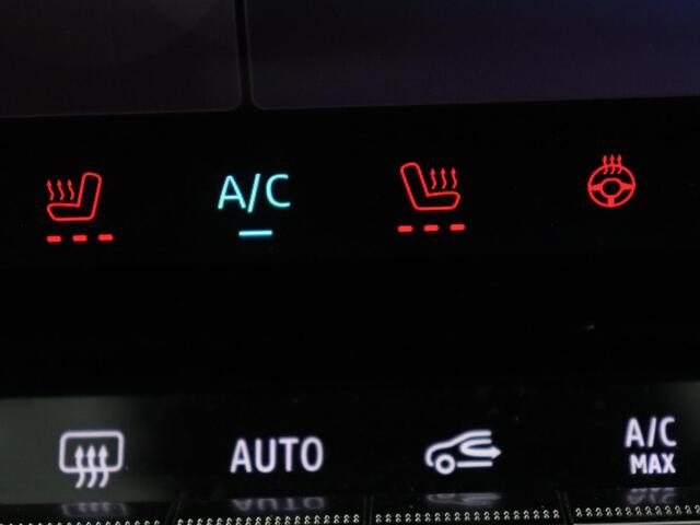 Renault Austral 1.2 E-Tech full hybrid 200 evolution | SOH 92.4 | Half Leder | Massage | Stuur/stoel verwarming | Adaptive cruise | Camera | Carplay | Climate control | Full LED |