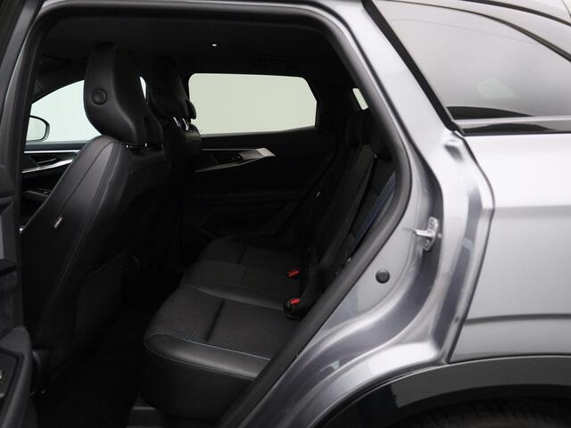 Renault Austral 1.2 E-Tech full hybrid 200 techno esprit Alpine | Trekhaak | Elektrische Achterklep | Adaptive Cruise Control | Climate Control | Achteruitrijcamera | Parkeersensoren Rondom |
