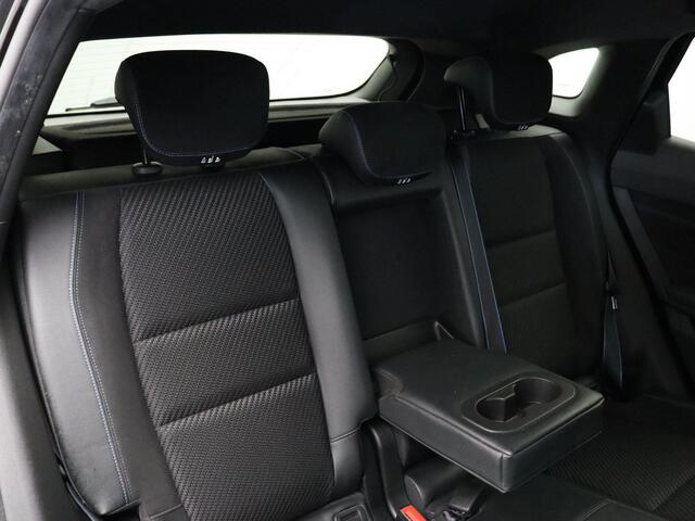 Renault Austral 1.2 E-Tech full hybrid 200 techno esprit Alpine | Stoelverwarming | Voorruitverwarming | Elektrisch bedienbare stoelen | Achteruitrijcamera | Navigatie |