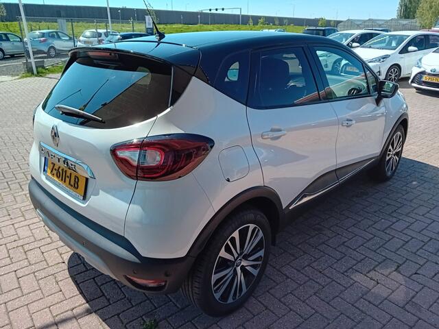 Renault CAPTUR 1.3 TCe Intens Automaat, Multimedia systeem(r-Link), Airco(automatisch), Navigatie, Parkeersensoren, Camera, Stoelverwarming, Dimlicht automatisch, Regensensor, Cruise control, Keyless, Elektrische ramen en spiegels, LMV, Nette auto, BOVAG