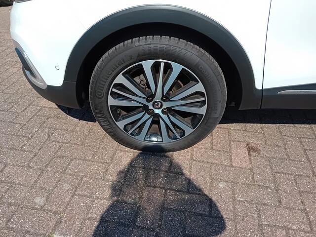 Renault CAPTUR 1.3 TCe Intens Automaat, Multimedia systeem(r-Link), Airco(automatisch), Navigatie, Parkeersensoren, Camera, Stoelverwarming, Dimlicht automatisch, Regensensor, Cruise control, Keyless, Elektrische ramen en spiegels, LMV, Nette auto, BOVAG