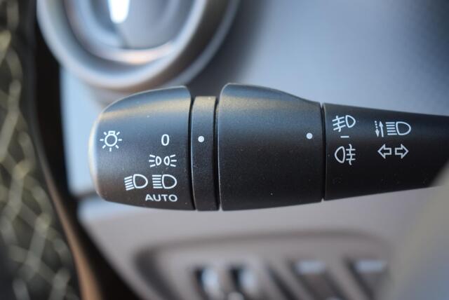 Renault CAPTUR 0.9 TCe Intens Leder Navi Km 58.000!!