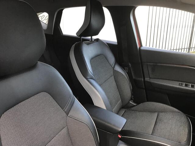 Renault CAPTUR 1.0 TCe 100 Bi-Fuel Intens / CAMERA / PARKEERSENSOREN VOOR EN ACHTER / NAVIGATIE / LPG3 / LICHTMETALEN VELGEN