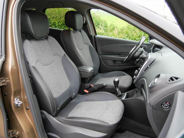 Renault CAPTUR 0.9 TCe 90PK Dynamique | TREKHAAK | CAMERA | CRUISE CONTROL |