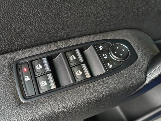 Renault CAPTUR 1.0 TCe 100 Intens uit 2020 Rijklaar + 12 maanden Bovag-garantie Henk Jongen Auto's in Helmond, al 50 jaar service zoals 't hoort!