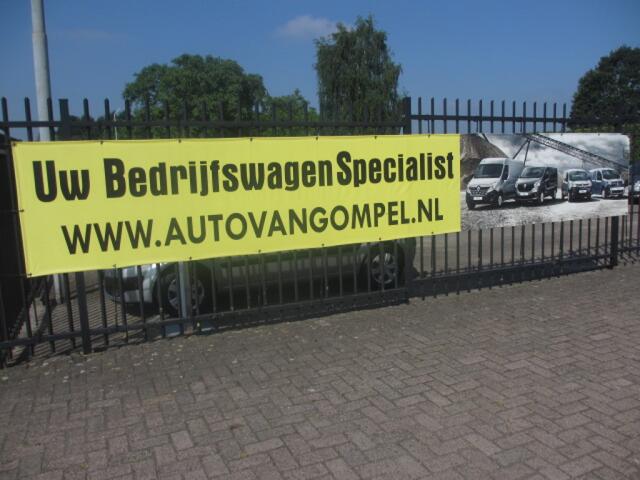 Renault CAPTUR TCe 140PK Intens / CAMERA / NAVI / 18" LM / Stoelverwarming