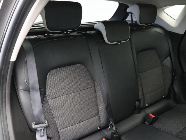 Renault CAPTUR TCe 130pk Intens | Achteruitrijcamera | Navigatie| Climate control | Cruise control |