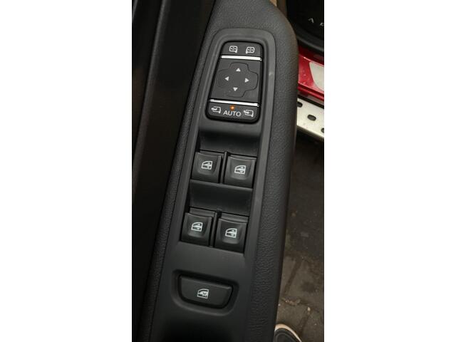 Renault CAPTUR 0.9 TCe Bose | Navigatie | Camera | Led | Intens |