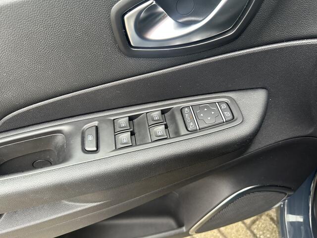 Renault CAPTUR 1.3 TCe Intens | Navi | Cruise control | camera