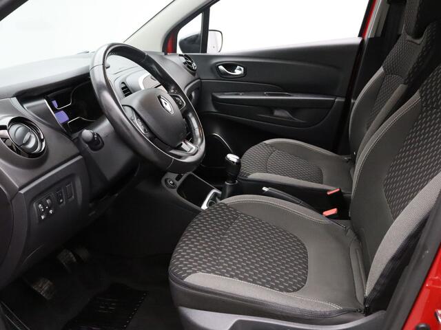 Renault CAPTUR TCe 90pk Intens Camera | Climate | Cruise | Parkeersens. v+a