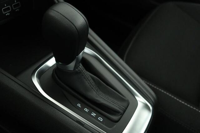 Renault CAPTUR 1.3 TCe 140 Zen | Carplay | Camera | Trekhaak | Full LED | Navigatie | Cruise control | PDC | Airco | DAB