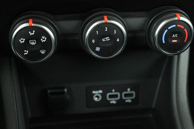 Renault CAPTUR 1.3 TCe 140 Zen | Carplay | Camera | Trekhaak | Full LED | Navigatie | Cruise control | PDC | Airco | DAB
