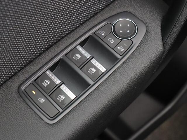 Renault CAPTUR full hybrid 145 E-TECH Techno | Achteruitrijcamera | Elektronisch geregelde airconditioning | LED-achterlichten