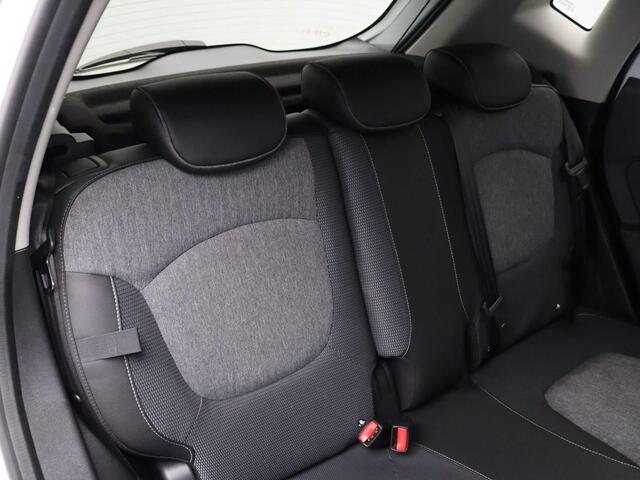 Renault CAPTUR TCe 90pk Intens | Trekhaak | Parkeersensoren achter | Navigatie | Climate Control |