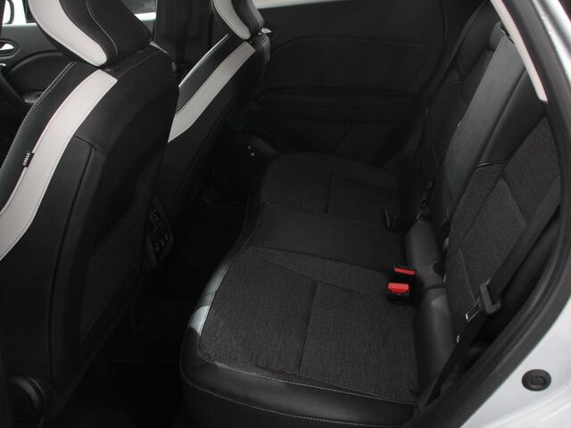 Renault CAPTUR 1.3 TCe 140pk Automaat Intens Renault Captur 1.3 TCe 140 Intens | Achteruitrijcamera | Verwarmde voorstoelen | Climate control | Lane assist | LED | Navigatie | Stuurverwarming | Parkeersensoren | Cruise control | Apple Carplay/ Andriod auto