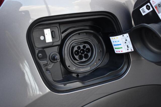 Renault CAPTUR E-Tech Plug-in Hybrid 160 pk Intens | TREKHAAK | CAMERA | NAVI | CRUISE CONTROL | CLIMATE CONTROL | PDC | LMV