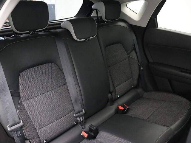 Renault CAPTUR TCe 100pk Edition One | Bose | 360 graden camera | Parkeersensoren voor en achter | Apple Carplay / Android auto | Climate control | Cruise control |