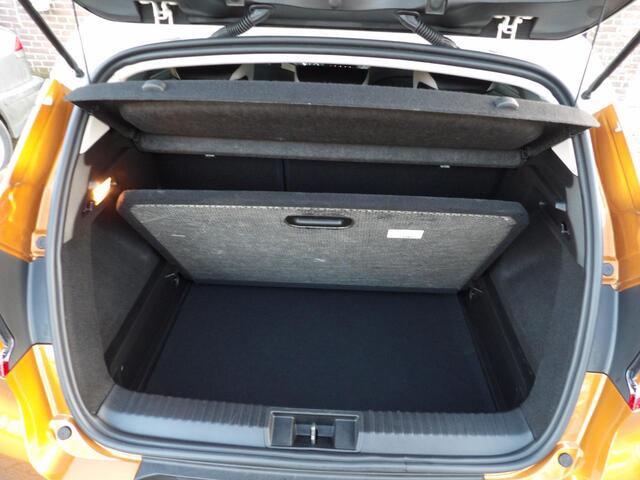 Renault CAPTUR 1.3 TCe 140 Intens Mild Hybrid
