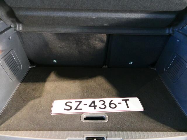 Renault CAPTUR 0.9 TCe Intens *Panoramadak & Trekhaak!* - Camera, parkeerassistent, dodehoek