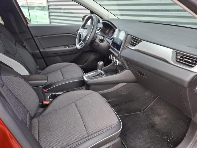 Renault CAPTUR 1.3 TCe 140 Intens Automaat | Apple Carplay | Sportstoelen | Navigatie | Camera | DAB | L.M. 18" | Stoelverwarming | Cruise Control |