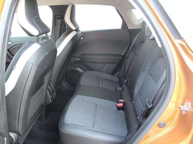 Renault CAPTUR 1.3 TCe 140 Intens AUTOMAAT / Navigatie + Apple Carplay/Android Auto / Climate Control / Achteruitrijcamera / Stoel- & Stuurverwarming / Verwarmde Voorruit /