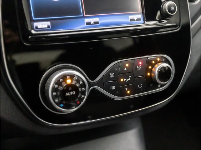 Renault CAPTUR 1.2 TCe Intens Sport Automaat (CLIMATE, CAMERA, GETINT GLAS, SPORTSTOELEN, LED KOPLAMPEN, KEYLESS, LM VELGEN, CRUISE, NIEUWSTAAT)