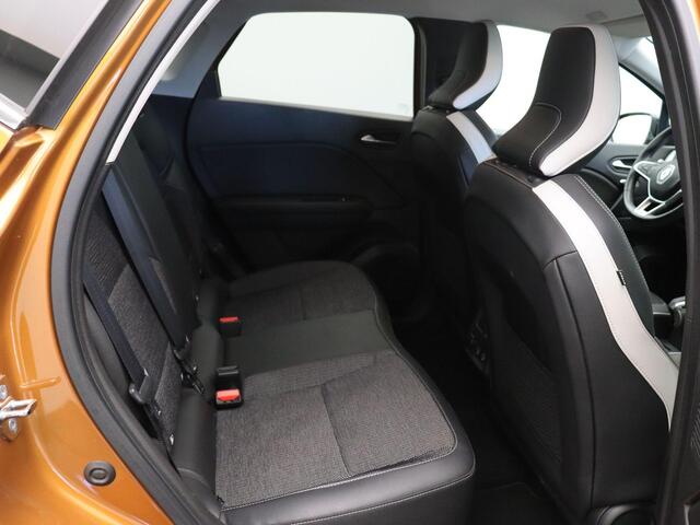 Renault CAPTUR 1.0 TCe 90 Intens | Trekhaak | Parkeersensoren achter | Navigatie | Cruise control | Climate control |