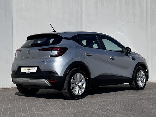Renault CAPTUR 1.6 E-Tech Plug-in Hybrid 160 Business Automaat / Weinig km / Dealer onderhouden / Accu SoH 93,56% / EAER bereik 50 km / Navigatie / Apple Carplay Android / Stoelverwarming /