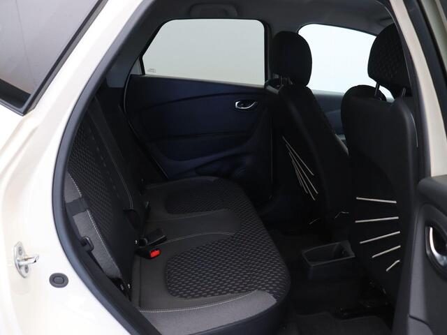 Renault CAPTUR TCe 90pk Intens | Dodehoek detectie | Achteruitrijcamera | Parkeersensoren rondom | Navigatie | Climate control |