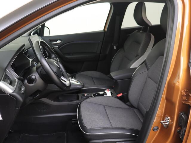 Renault CAPTUR 1.6 E-Tech Plug-in Hybrid 160 PK Intens Navigatie | Climate Control | Cruise Control | Parkeersensoren Voor en Achter | Camera Achter | Apple Carplay & Android Auto