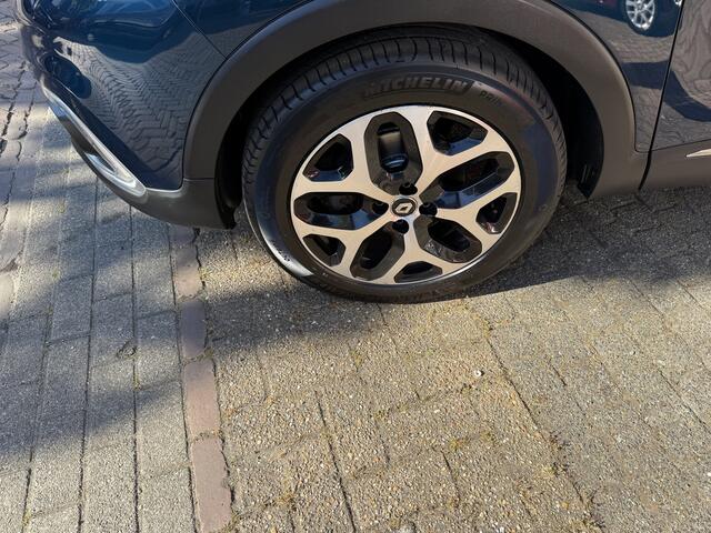 Renault CAPTUR 1.3 TCe Intens CAMERA NAVIGATIE AIRCO ECC PARK.SENSOREN V/A LICHTM.VELGEN