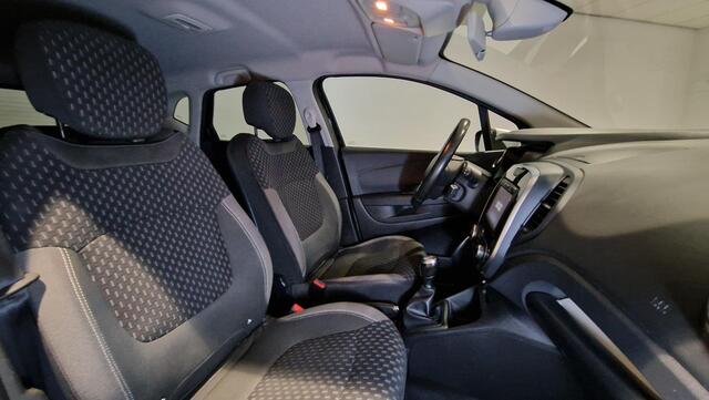 Renault CAPTUR 0.9 TCe 90 Intens | Achteruitrijcamera | Parkeersensoren | Stoelverwarming