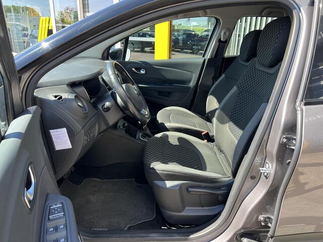 Renault CAPTUR 1.2 TCe Intens | Trekhaak | Navigatie | Achteruitrijcamera | Key-less | Dodehoek detectie | LED | Climate Control | Cruise Control | Park assist | Lichtmetaal |