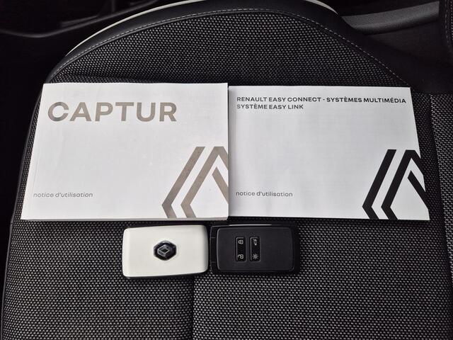 Renault CAPTUR 1.3 mild hybrid 140 techno Handgeschakeld / Apple Carplay Android Auto / Achteruitrijcamera / Keyless Entry/Start / Cruise control / Navigatie / Lichtmetalen wielen 18" / Draadloze telefoon lader /